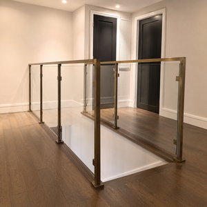 Barandilla de escalera moderna de vidrio con marco de metal bronce y balaustrada de panel transparente para diseño de escalera interior de lujo - Product Image 2