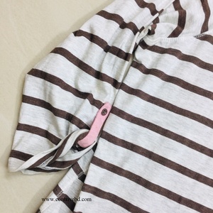 Camiseta Casual Oversize de Poliéster y Spandex para Mujer, Talla Personalizable, Teñido Anual, Cierre de Botones, Manga Corta, Ecológica, con Logo - Product Image 3