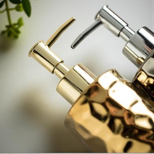 Elegante jabonera dorada y plateada, perfecta para guardar su jabón diario en baños o salas de baño, venta al por mayor desde India. - Product Image 3