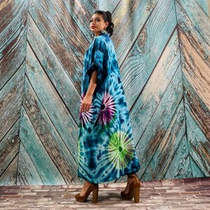 Belle Bohème Tie Dye Kimono pour Femmes Nouvelle Robe D'été Surdimensionnée avec Bandeau 1 Pièce pour Look de Vacances ou Festival Chic - Product Image 3