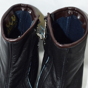 Calcetines de Invierno de Cuero de Fabricación Pakistaní con Tecnología Antideslizante Tejida, Logotipo Personalizado y Tallas Disponibles a Precio de Mayoreo - Product Image 3