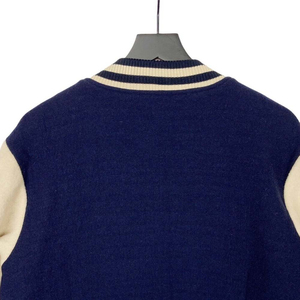 Veste universitaire bleu marine pour femme, manches longues, coupe classique, col rond, simple boutonnage, en laine et polyester, couleur contrastante - Product Image 3