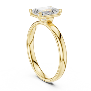 Bague de fiançailles solitaire en or jaune taille émeraude, sertie de quatre griffes, bijou élégant et raffiné pour femme - Product Image 4