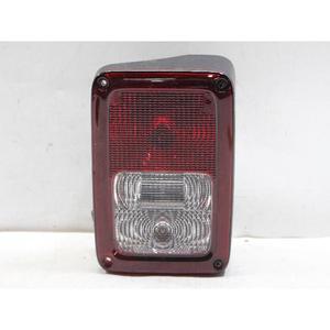 Luz Trasera Derecha OEM 55078146AG para 2015 2.8 Rubicon 4 Puertas Unlimited - Product Image 1