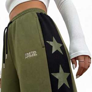 Pantalones Deportivos Anchos Color Verde Oliva para Hombre ONETEN APPAREL, con Bloques de Color, Franja Lateral, Estampado de Estrellas, Cintura Elástica con Cordón Ajustable, Estilo Urbano - Product Image 6