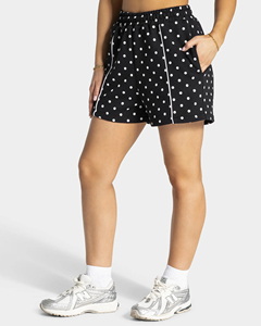 Shorts personnalisés OEM pour femmes, noirs, imprimés, avec ligne contrastée, de haute qualité, en coton molletonné, streetwear, décontractés, pour l'été, OEM ODM - Product Image 3