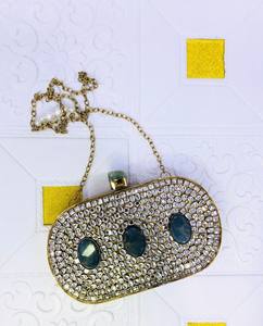 Bolso de mano para mujer, estilo fiesta, Fusion Republik, con cristales cuadrados, correa de cadena con cierre magnético y forro de poliéster - Product Image 3