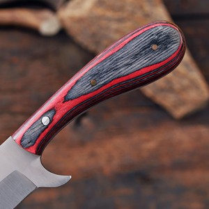 Cuchillo de vaquero forjado a mano de acero al carbono, cuchilla fija de espiga completa OEM personalizada, mango de madera Pakka con funda de cuero - Product Image 5