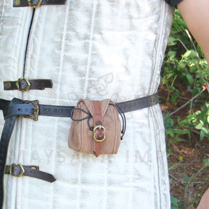 Bolsa de Cinturón Medieval Hecha a Mano, Personalizable, Pequeña, de Cuero de Ante, con Correa de Nudo y Hebilla de Latón, Venta al Por Mayor - Product Image 6