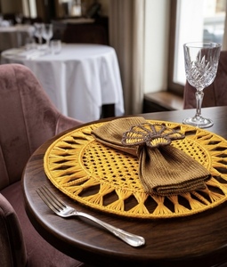 Mantel individual tejido moderno estilo costero con hebilla para servilleta de concha marrón, decoración de lujo para mesa de comedor de hotel boutique - Product Image 1