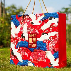 Sac cadeau en papier laminé écologique personnalisé de luxe avec poignée en ruban pour la décoration et l'emballage haut de gamme - Product Image 4