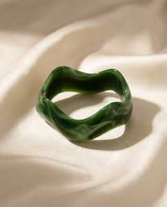 Bracelet en résine verte polie de forme géométrique, écologique, en pierre rustique, fait main, bijoux artisanaux naturels, objet de collection, Feng Shui - Product Image 2