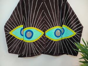 Chaqueta Negra Acolchada de Terciopelo Suzani Premium Hecha a Mano con Cuello Mandarín y Ojo Turco – Prenda Exterior Exclusiva Hecha a Medida y Trabajada a Mano. - Product Image 5