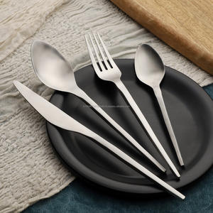 Juego de cubiertos/cubiertos de acero inoxidable Black PVD flora Grado 202/304 Cuchara brillante Tenedor y cuchillo Cuchara para bebé-Hecho EN LA India - Product Image 3