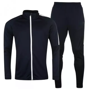 Survêtements pour hommes en matériau durable avec une coupe flexible, idéaux pour les séances d'entraînement et les activités sportives quotidiennes. - Product Image 6