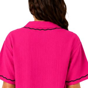 Blusa de algodón rosa intenso bordada para mujer, de manga corta, con botones, informal, de verano, con cuello y ribete negro, tops de moda OEM - Product Image 6