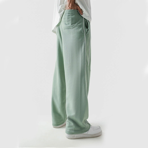 Pantalon de survêtement ample pour homme, très demandé, coupe large, avec bordure contrastante blanche, vert sauge, en molleton épais - Product Image 3