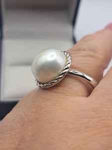 Anillo de Plata de Ley Vintage con Perla, Joyería Artesanal con Piedras Preciosas, Diseño Elegante para Mujer, Venta al Por Mayor para Exportación - Product Image 2