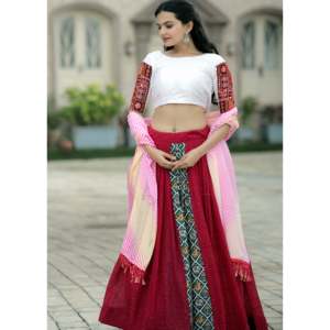 Livewear แบบดั้งเดิมดีไซเนอร์สีขาว lehenga choli - Product Image 3