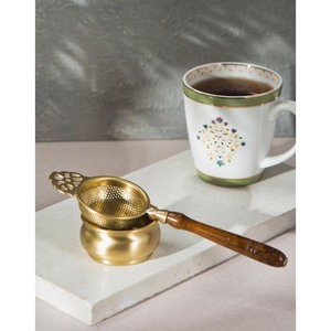 Gold Metal Tea Strainer With Floral Handle Wooden Grip Fine Mesh Colander For Loose Leaf Brewing Kitchen Tool - Product Image 5