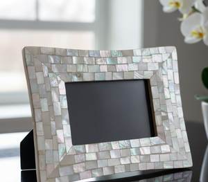 Cadre photo élégant fait main en nacre avec incrustation de coquillages, support décoratif pour photos, idéal pour la décoration de mariage - Product Image 3