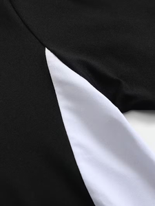 เสื้อกอล์ฟผู้ชายผ้าฝ้าย 100% พิมพ์ลายโลโก้ด้านหน้าด้วยเทคนิคไหมพรม คอกลม แขนสั้น คุณภาพสูง รับผลิตตามแบบ OEM - Product Image 5