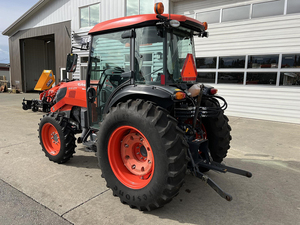 Tractor 2023 M4N-071HDC12, Equipo Premium Listo para Exportación, Suministro a Granel de Alta Resistencia - Product Image 4