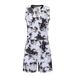 Uniforme de Baloncesto sin Mangas Estampado Hecho en Pakistán, Talla Grande, Transpirable, de Secado Rápido, Personalizable, de Alta Calidad, 100% Poliéster - Product Image 1