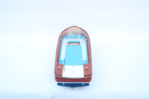 Lancha Riva Junior de Madera Hecha a Mano - Modelo de Yate Deportivo Italiano Clásico para Decoración de Hogar u Oficina - Product Image 4