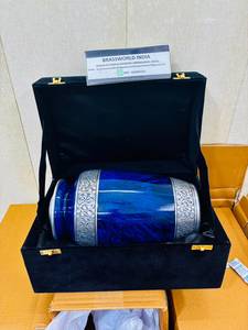 Wholesale Brassworld India Adult American Style Eco-Friendly Durable Customizable Cremation Urns <b>Green</b> <b>Velvet</b> Box 200/220 Cubic - Product Image 4