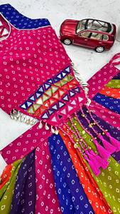 Magnifique Lehenga Choli en pur coton avec motif en relief pour les nuits du festival Garba par Maruti Fashion Garba Dress - Product Image 2