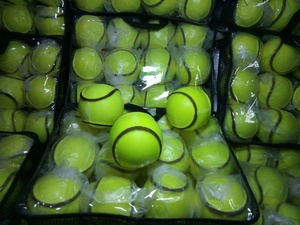 Balle de squash avec logo personnalisable tout temps et écusson de club pour sliotar hurling - Product Image 4