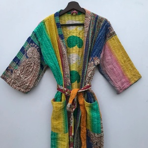Recién llegado, chaqueta Kantha de algodón indio, chaqueta de edredón Kantha Vintage, Kimono largo clásico con cinturón y chaqueta de mujer de cuello grande - Product Image 3