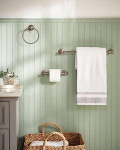 Porte-serviette mural en métal antirouille, accessoire de salle de bain moderne - Product Image 6