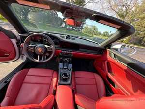 CLEAN 2023 Porsche 911 Carrera GTS Cabriolet, Moteur Boxer 6 cylindres biturbo, Pack Premium, Intérieur Rouge Bordeaux - Product Image 5