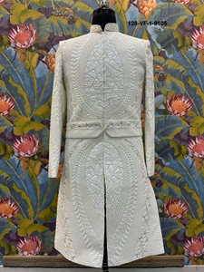 Traje de novio Off White de tela de seda Vergo, estilo Cyber Mandala Sherwani, con cinturón integrado y cuentas con diseño Pointillism. - Product Image 2