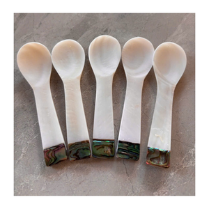 Cuchara de Nácar Vietnamita Hecha a Mano, con Incrustaciones Naturales de Madreperla, Utensilio Decorativo para Servir, Vajilla Sostenible y Regalo - Product Image 5