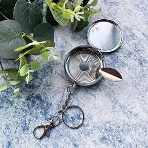 Cendrier moderne en acier inoxydable avec finition durable - Product Image 2