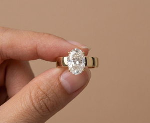 แหวนหมั้นเพชรโมอิสซาไนต์ทรงรีคลาสสิกจาก Lurba Jewels คุณภาพสูง วงแหวนแบนหนา ชุบทอง 18K ดีไซน์เรียบหรูสำหรับเจ้าสาว - Product Image 5