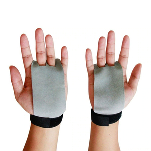Poignées de gymnastique à 2 trous, parfaites pour les gymnastes, résistantes et durables, conçues pour une manipulation sécurisée et un mouvement facile. - Product Image 1