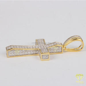 จี้รูปกางเขนดีไซน์เนอร์ประดับด้วยเพชรโมอิสซาไนต์คุณภาพสูง - Product Image 2