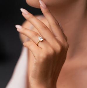 Bijoux élégants en argent sterling 925 plaqué or rose avec pierre en moissanite taille poire, cadeau d'anniversaire certifié, bijoux fins de luxe - Product Image 4