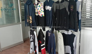 เสื้อสเวตเตอร์คอกลมแขนยาวมีฮู้ดสีทึบพิมพ์ลายตัวอักษรสไตล์100% ผ้าคอตตอนแท้ทรงหลวมเสื้อสเวตเตอร์แขนยาวว่างเปล่า - Product Image 5