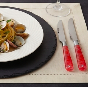 Ensemble de couverts en acier inoxydable avec manches à pois rouges, fourchette, couteau, cuillère, cuillère à café, design moderne, passe au lave-vaisselle, utilisation en camping - Product Image 3
