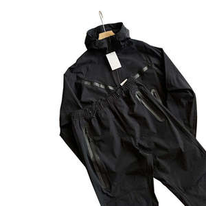 Ensemble veste et short zippé de haute qualité avec logo personnalisé, veste coupe-vent et ensemble short - Product Image 6