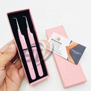 Pince à cils en acier inoxydable durable à Angle de 90 degrés Pince à cils professionnelle pointue à imprimé coeur rose pour bébé Hot - Product Image 4