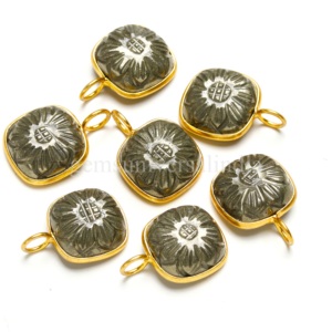 Colgante de flor tallada en pirita natural, chapado en oro vermeil, plata de ley 925, con gema de cristal curativo, joyería al por mayor - Product Image 1