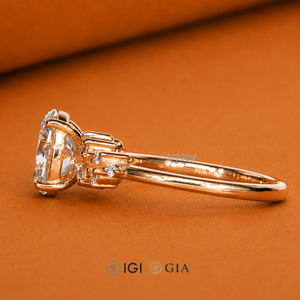 Bague de fiançailles en diamant de laboratoire taille ovale, bague de mariage style Snowdrift pour femme, bague en diamant ovale en grappe, bague d'anniversaire - Product Image 3