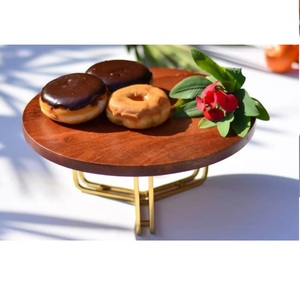 Soporte para Pastel de Acero Inoxidable de 3 Niveles con Acabado Dorado, para Servir Postres y Decorar con un Toque Elegante - Product Image 3