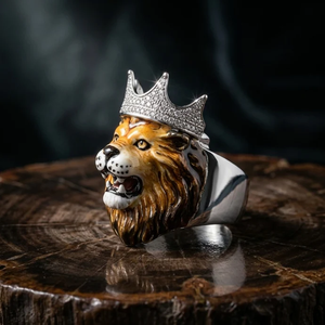 Bague Lion Couronné Plaqué Argent avec Couronne Pavée et Visage Émaillé Peint à la Main, Bijou Tendance pour Homme - Product Image 2